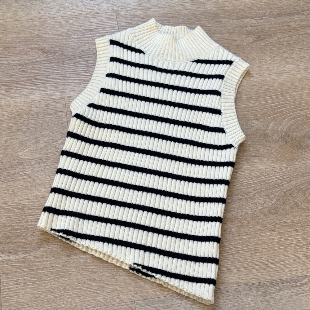 NWOT Entro Black and Cream Top